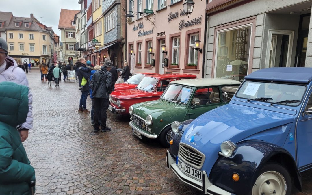 Oldtimerfreunde trotzen Schmuddelwetter