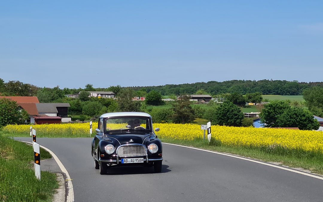 Mit dem Oldtimer ins Mittelalter