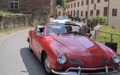 Jubiläumsausfahrt verbindet historische Automobile, traumhafte Landschaften und kulturelles Erbe